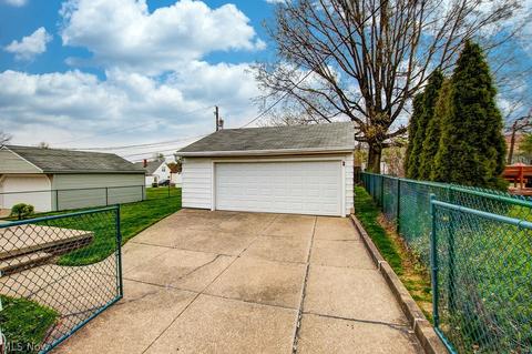 2393 E 290th St, Wickliffe, OH 44092 photo 5