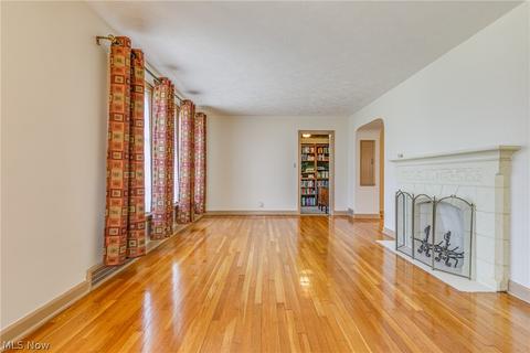 541 E 266 St, Euclid, OH 44132 photo 4
