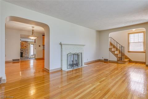 541 E 266 St, Euclid, OH 44132 photo 3