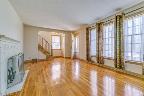 541 E 266 St, Euclid, OH 44132 photo 2