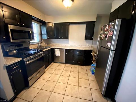 64 Helena Dr, Struthers, OH 44471 photo 6