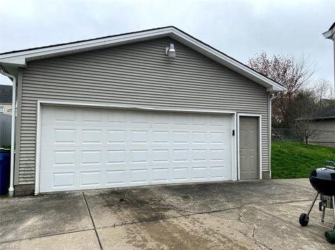 64 Helena Dr, Struthers, OH 44471 photo 12