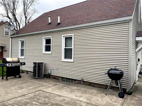 64 Helena Dr, Struthers, OH 44471 photo 13