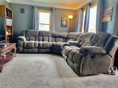 64 Helena Dr, Struthers, OH 44471 photo 3