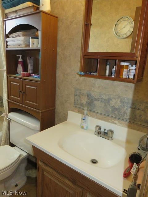 484 Carol Ln, Elyria, OH 44035 photo 15