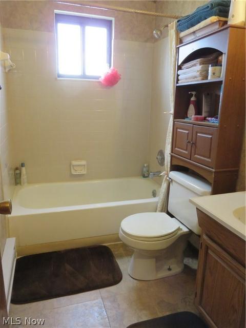 484 Carol Ln, Elyria, OH 44035 photo 16