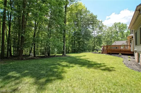 685 Deep Woods Dr, Aurora, OH 44202 photo 3