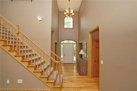 685 Deep Woods Dr, Aurora, OH 44202 photo 4