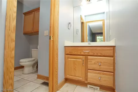 685 Deep Woods Dr, Aurora, OH 44202 photo 26