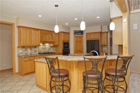 685 Deep Woods Dr, Aurora, OH 44202 photo 10