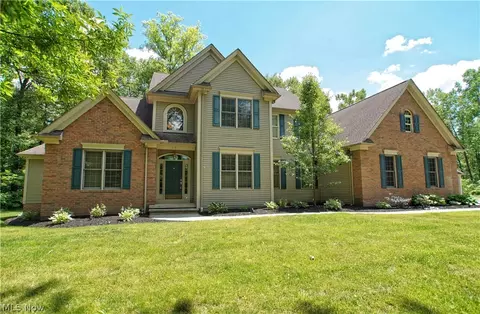 685 Deep Woods Dr, Aurora, OH 44202 photo 1