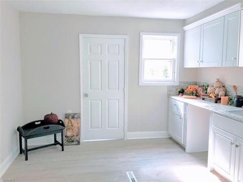 1709 E 44th St, Ashtabula, OH 44004 photo 9