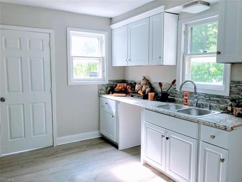 1709 E 44th St, Ashtabula, OH 44004 photo 8