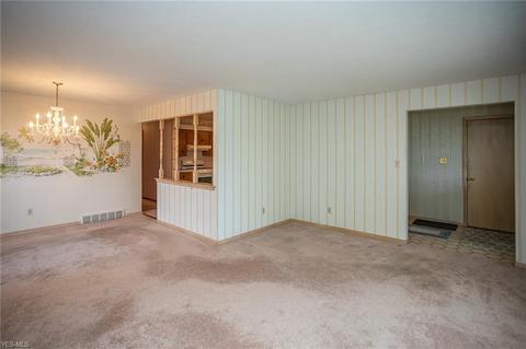 1663 David Ave, Parma, OH 44134 photo 11