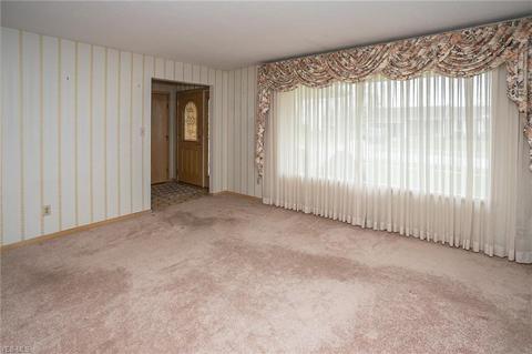 1663 David Ave, Parma, OH 44134 photo 7