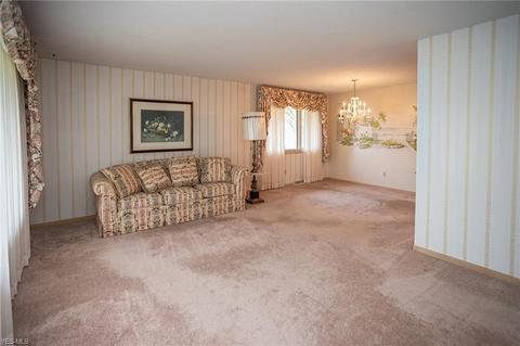 1663 David Ave, Parma, OH 44134 photo 9