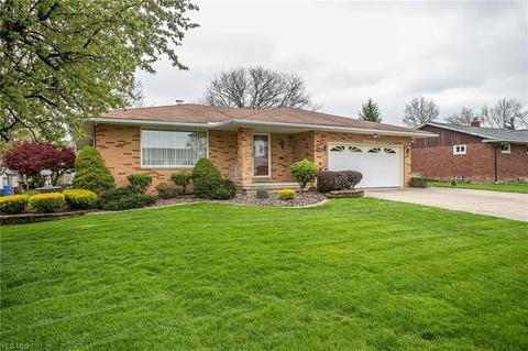 1663 David Ave, Parma, OH 44134 photo 2
