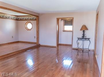 409 E Line St, Minerva, OH 44657 photo 3