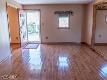 409 E Line St, Minerva, OH 44657 photo 2