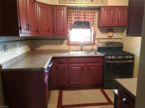 409 E Line St, Minerva, OH 44657 photo 8