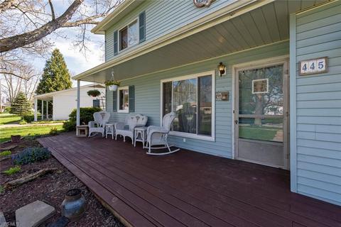 445 Laurel Dr, Berea, OH 44017 photo 2