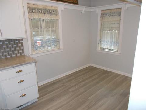 623 Cambridge Ave, Elyria, OH 44035 photo 12