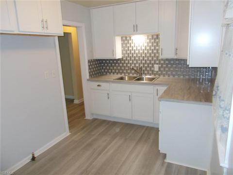 623 Cambridge Ave, Elyria, OH 44035 photo 10