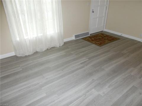 623 Cambridge Ave, Elyria, OH 44035 photo 8