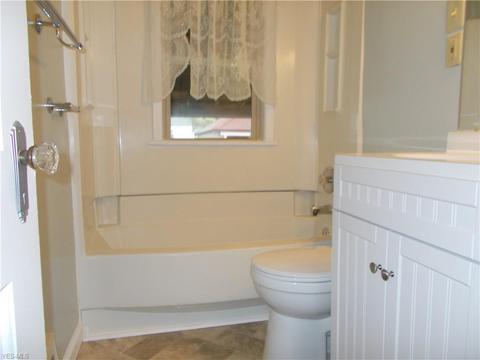 623 Cambridge Ave, Elyria, OH 44035 photo 27