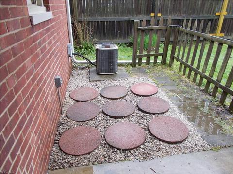 623 Cambridge Ave, Elyria, OH 44035 photo 6