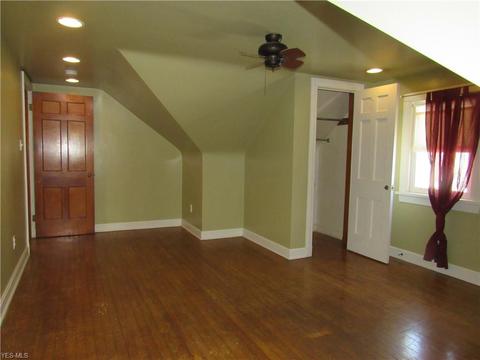 7614 Ackley Rd, Parma, OH 44129 photo 13