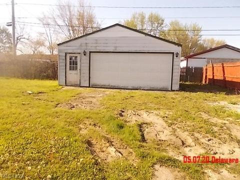 849 Delaware Ave, Elyria, OH 44035 photo 2