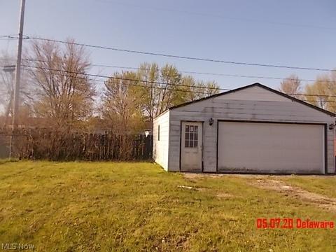 849 Delaware Ave, Elyria, OH 44035 photo 4