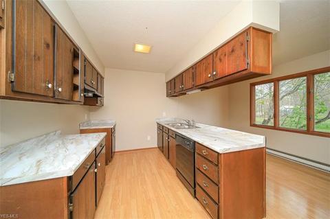 5843 Hyde Rd, Windsor, OH 44099 photo 7