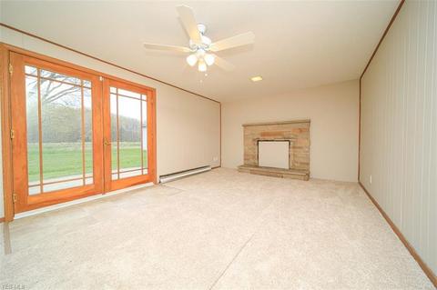 5843 Hyde Rd, Windsor, OH 44099 photo 9
