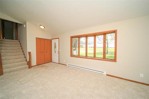 5843 Hyde Rd, Windsor, OH 44099 photo 4