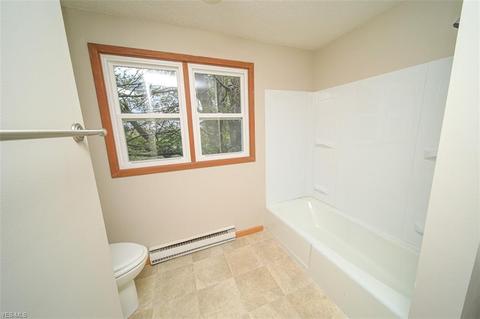 5843 Hyde Rd, Windsor, OH 44099 photo 11