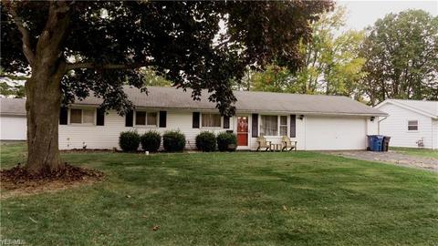 6090 Thunderbird Dr, Mentor On The Lake, OH 44060 photo 2