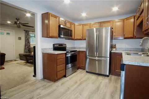 6090 Thunderbird Dr, Mentor On The Lake, OH 44060 photo 4