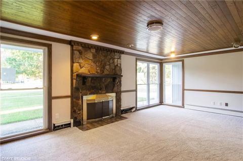 215 Fullerton Rd, Elyria, OH 44035 photo 2