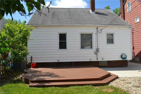 2906 Marmore, Parma, OH 44134 photo 4