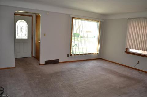 2906 Marmore, Parma, OH 44134 photo 19