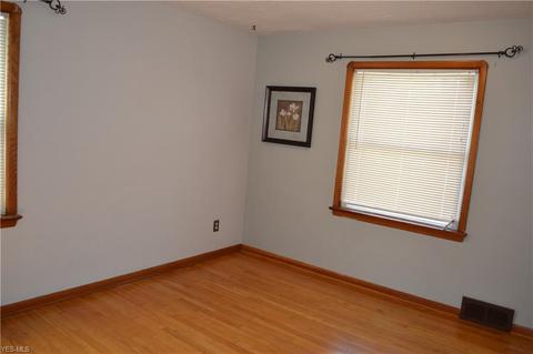 2906 Marmore, Parma, OH 44134 photo 21