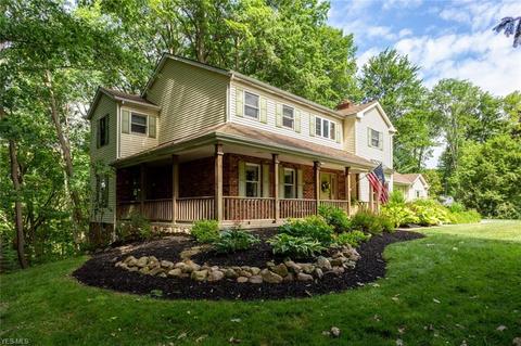 228 Crestview Dr, Elyria, OH 44035 photo 2