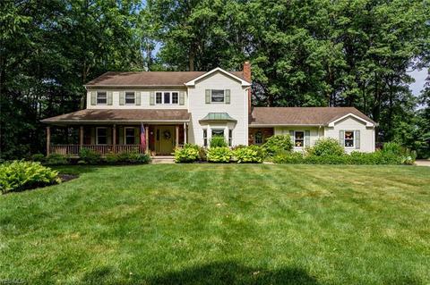 228 Crestview Dr, Elyria, OH 44035 photo 1