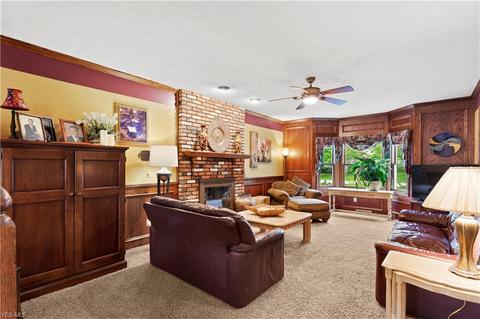 228 Crestview Dr, Elyria, OH 44035 photo 5