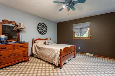 228 Crestview Dr, Elyria, OH 44035 photo 20