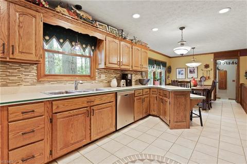 228 Crestview Dr, Elyria, OH 44035 photo 12