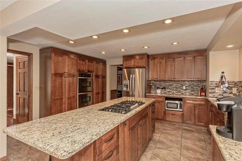 34453 Bramble Ln, Solon, OH 44139 photo 6