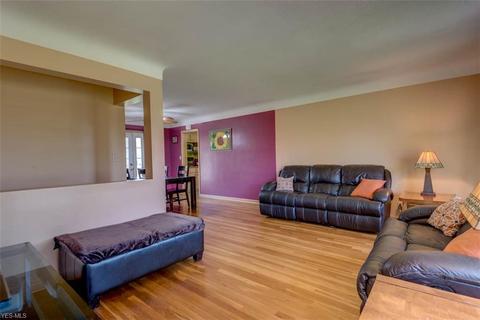 740 Cherry Ln, Seven Hills, OH 44131 photo 7